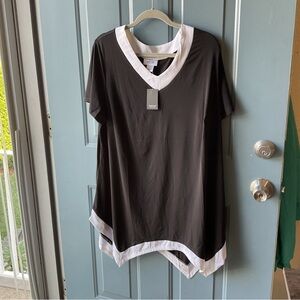 Avenue Black and White Short Sleeve V-Neck Top